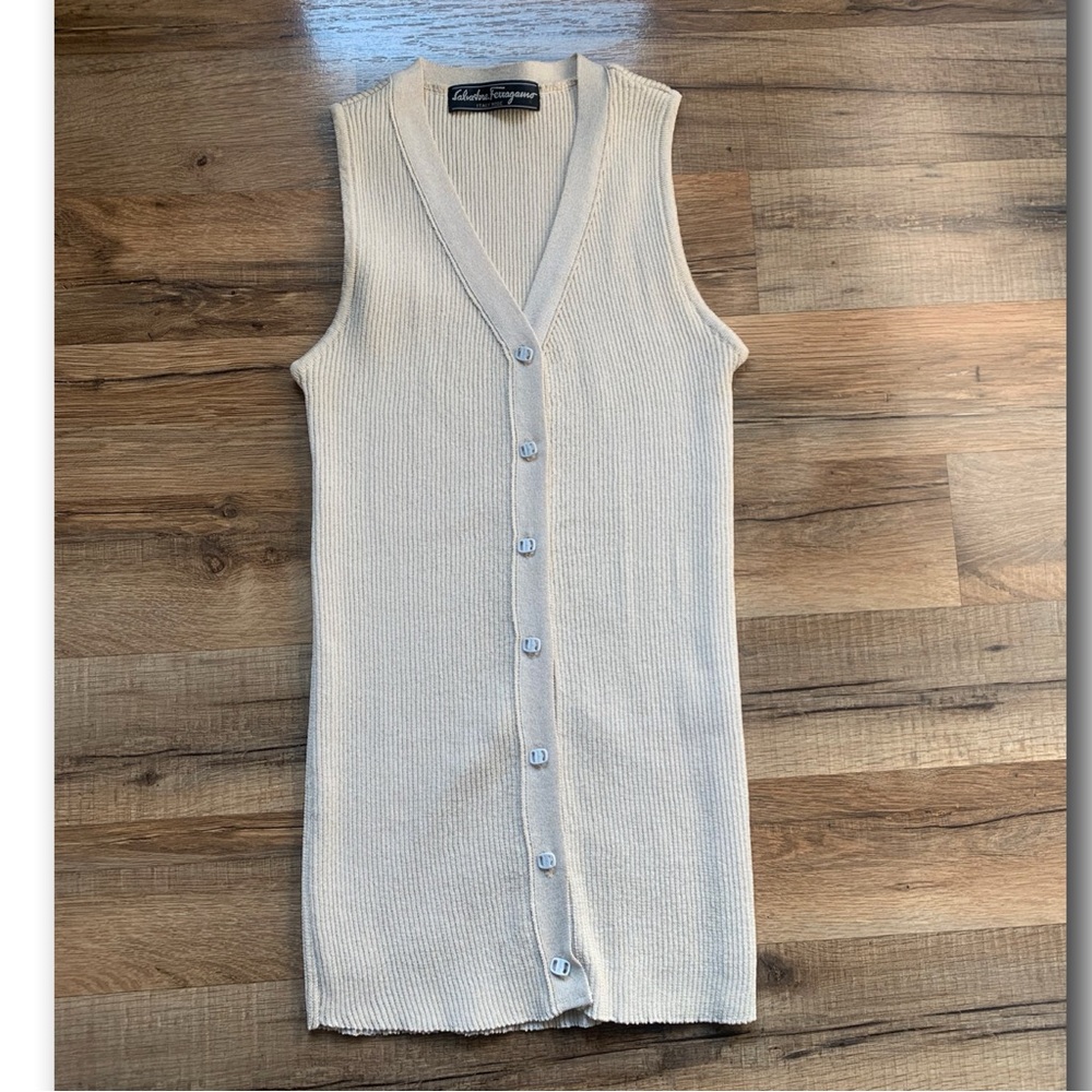 Salvatore Ferragamo Cream Ribbed Knit Button-Front Sleeveless Sweater